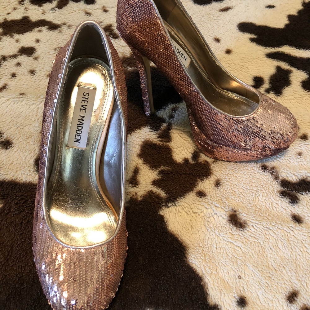 Steve Madden pump heels